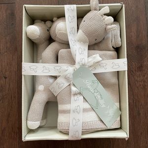 NEW Anthropologie Peacock Alley 4 pc Baby Gift Set